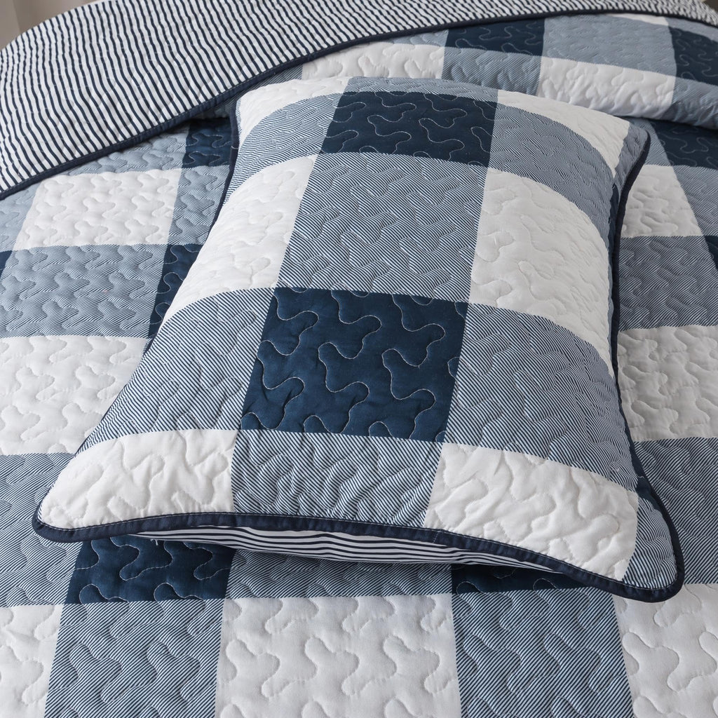 Blue and White Buffalo Plaid Quilt Set, 2 Shams, Check