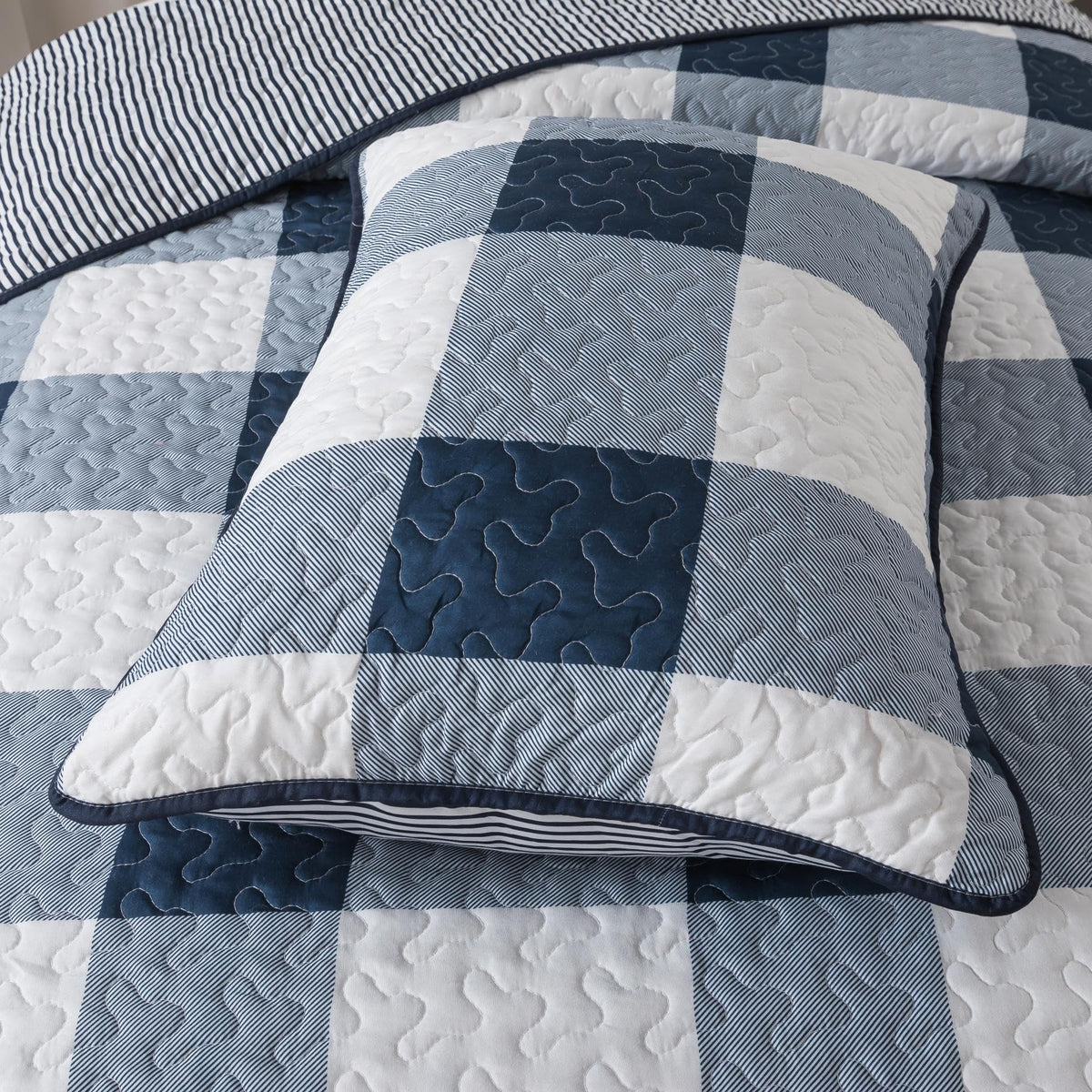 Blue and White Buffalo Plaid Quilt Set, 2 Shams, Check