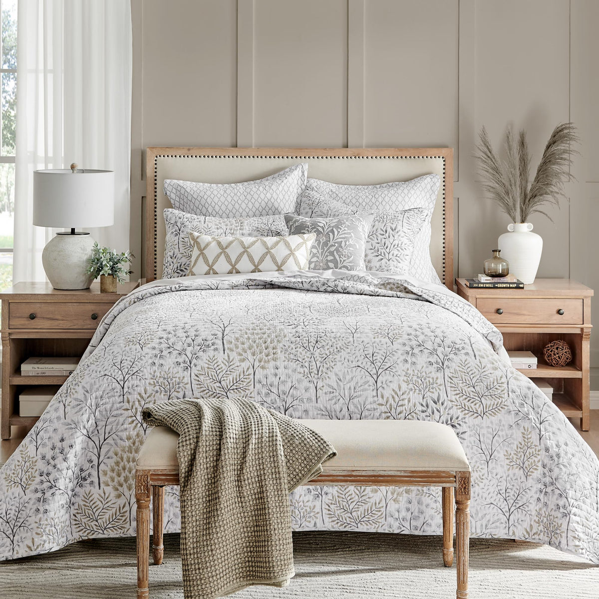 English Forest Natural Reversible Quilt Set (68x86in) with 1 Pillow Sham (26x20in) - Floral - Taupe Grey