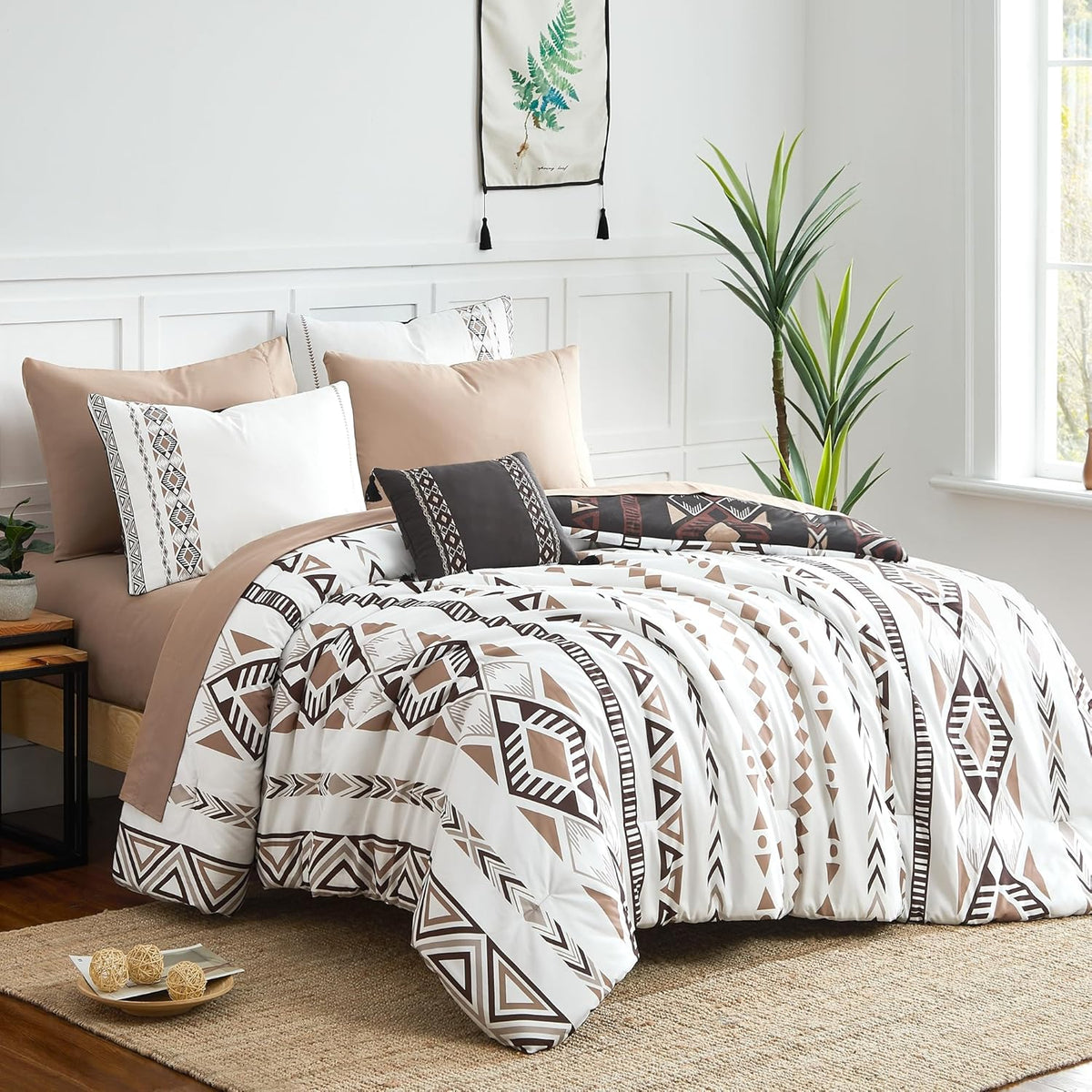 Comforter Set - 7 Pieces Boho Bed in a Bag, Western Bedding Set for All Seasons