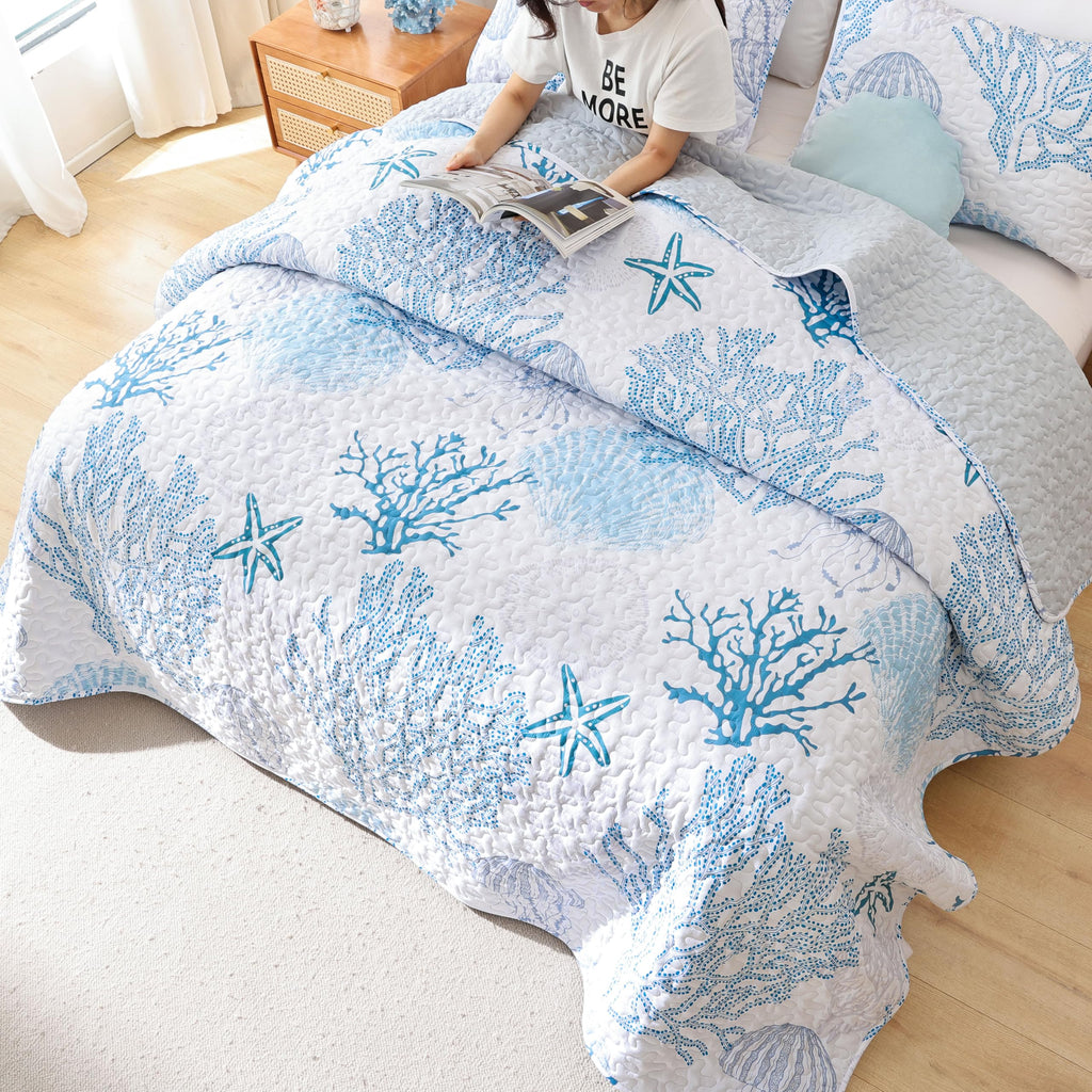 Coastal Quilt, Blue Coral Lightweight Summer Bedding