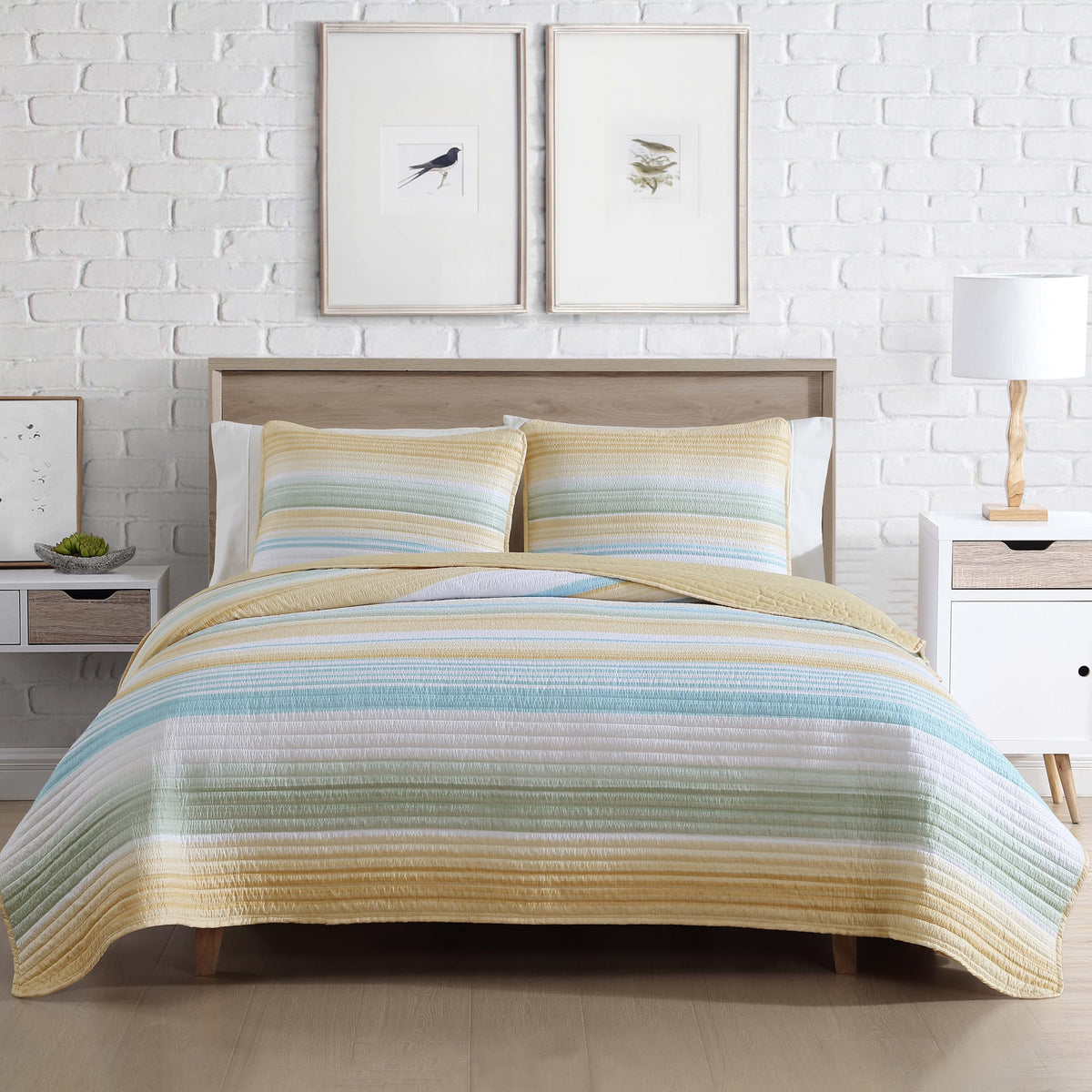 Coralinn Striped 3-Piece Lightweight Quilt Set