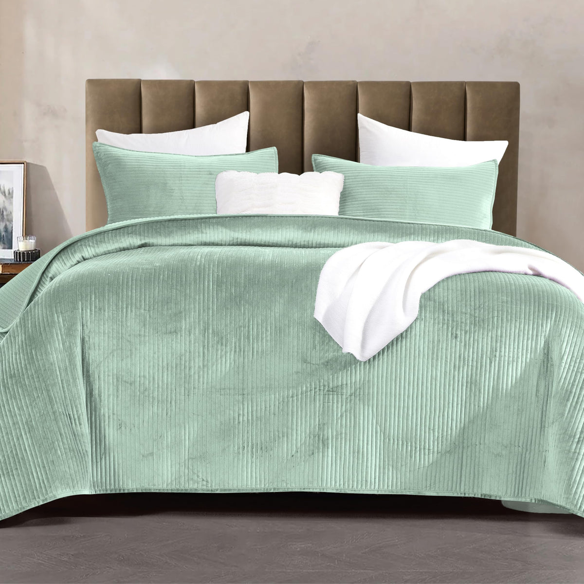 Luxury 3-Piece Velvet Corduroy Stripe Quilt Set, Ultra Soft Bedspread - Cozy Velvet Coverlet Set - 3PC Medium Weight