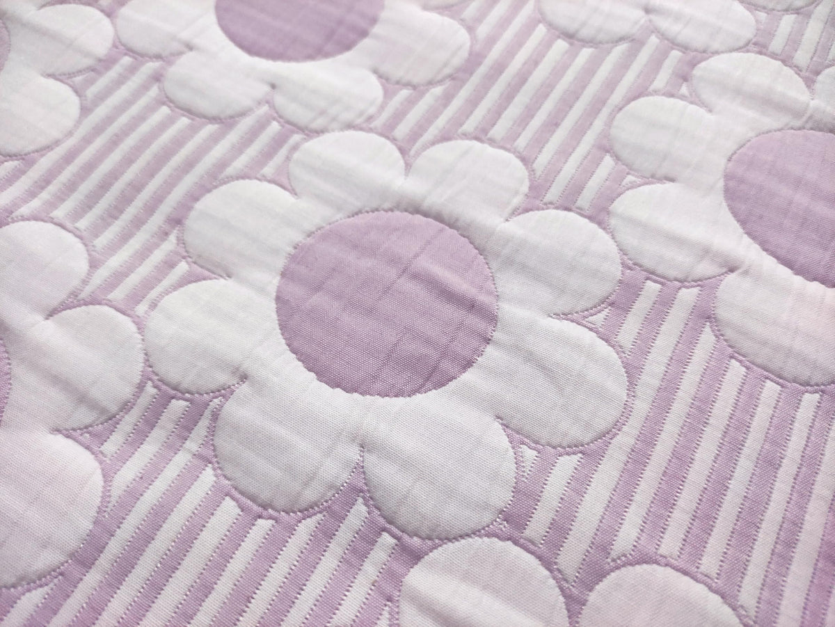 Resort Daisy Flower Lilac 3-Piece Soft Matelasse Jacquard Quilt Set