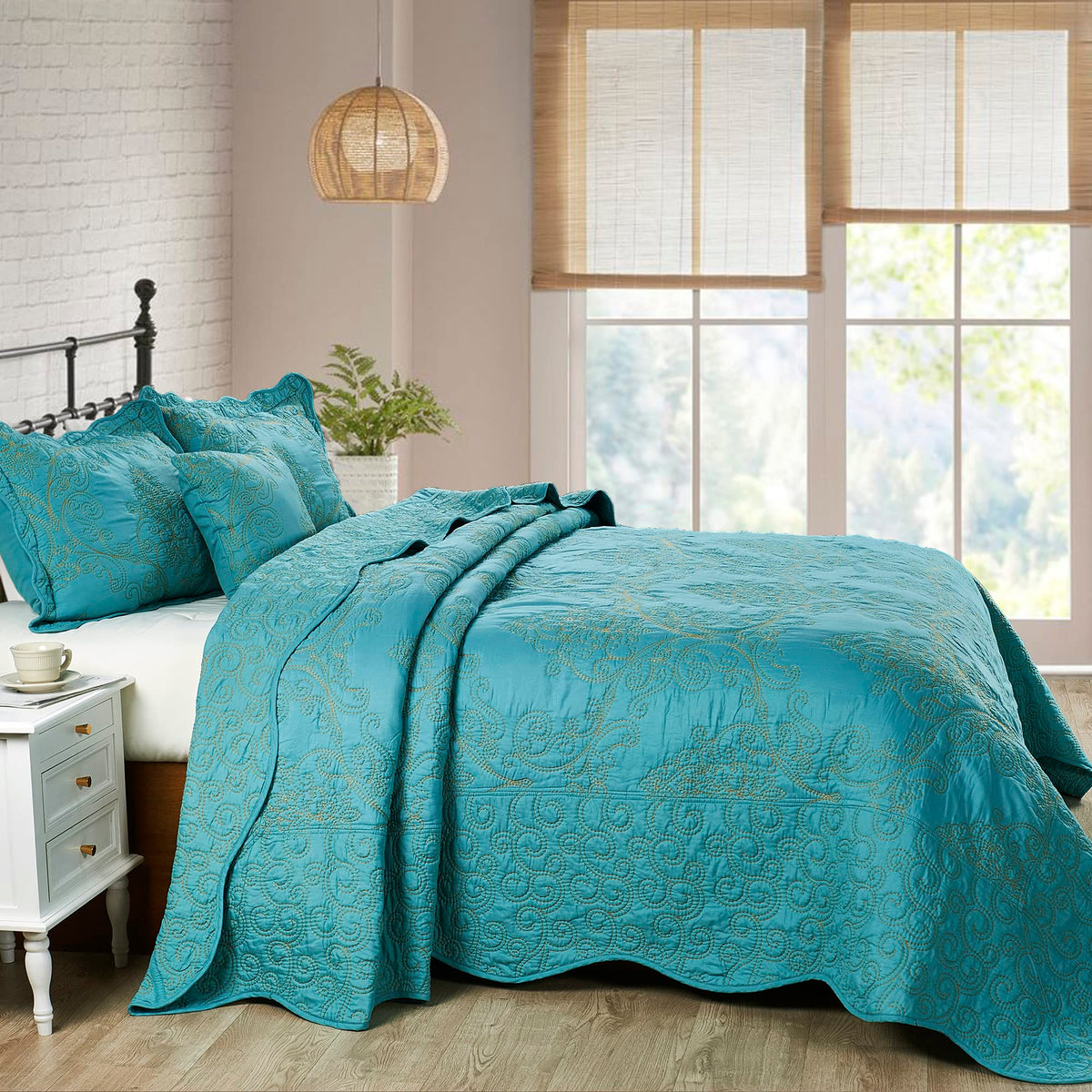 4 Piece Oversized Damask Paisley Pattern Quilt Microfiber Soft Lightweight Coverlet Embroidered Bedding Set with