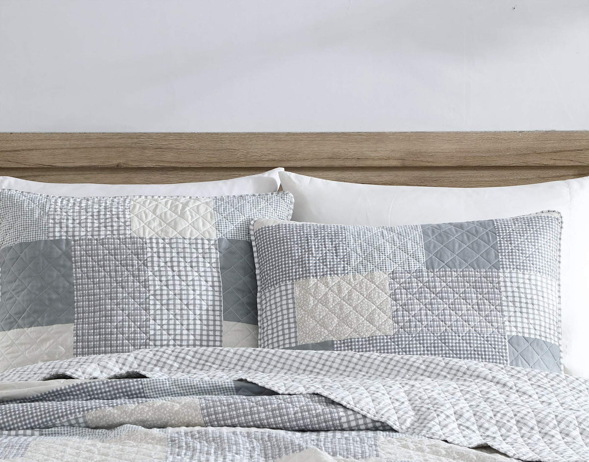 Anderson 3-Piece Printed Patchwork Quilt Set, Lightweight Polyester Cover with 100% Cotton Filling, Modern Gray Plaid
