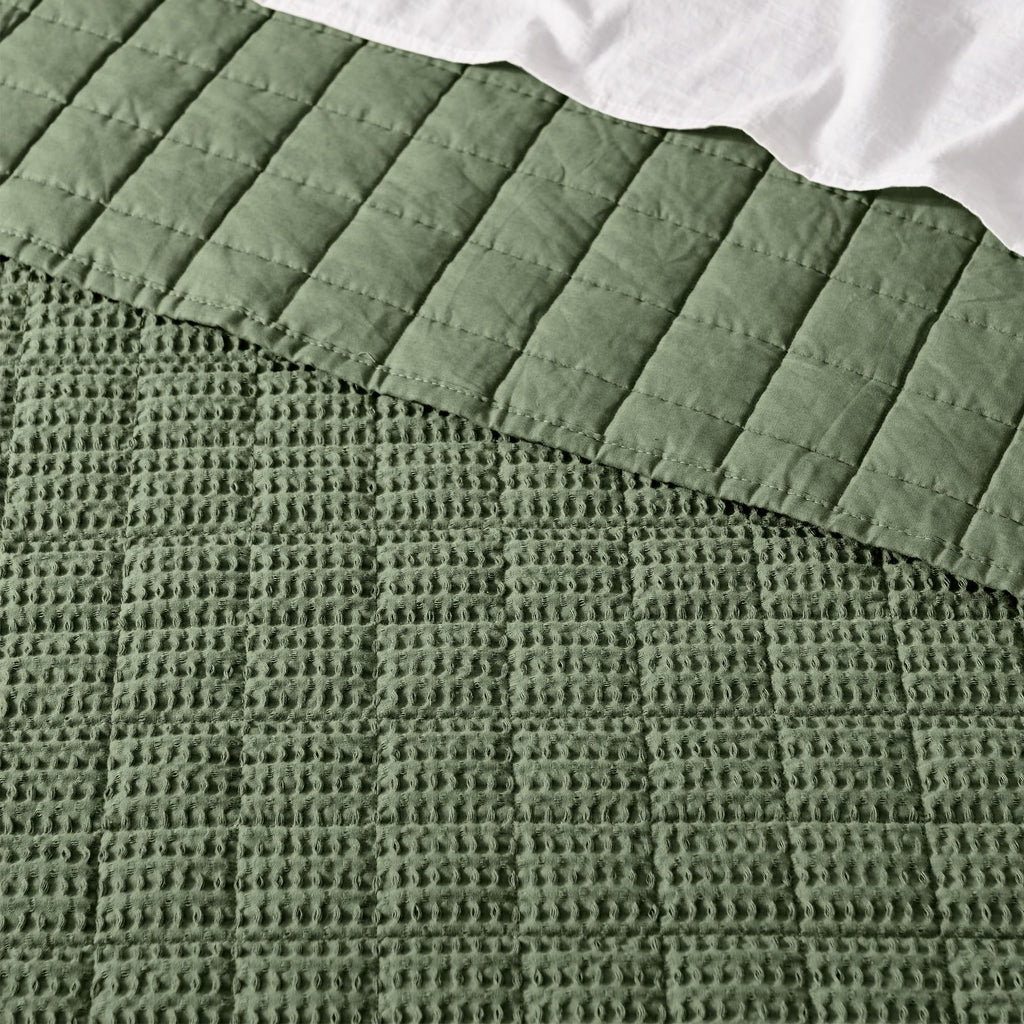 Cloud Waffle Quilt Set (88x92in) and 2 Pillow Shams (26x20in) - Box Quilted Waffle Texture - Forest Green