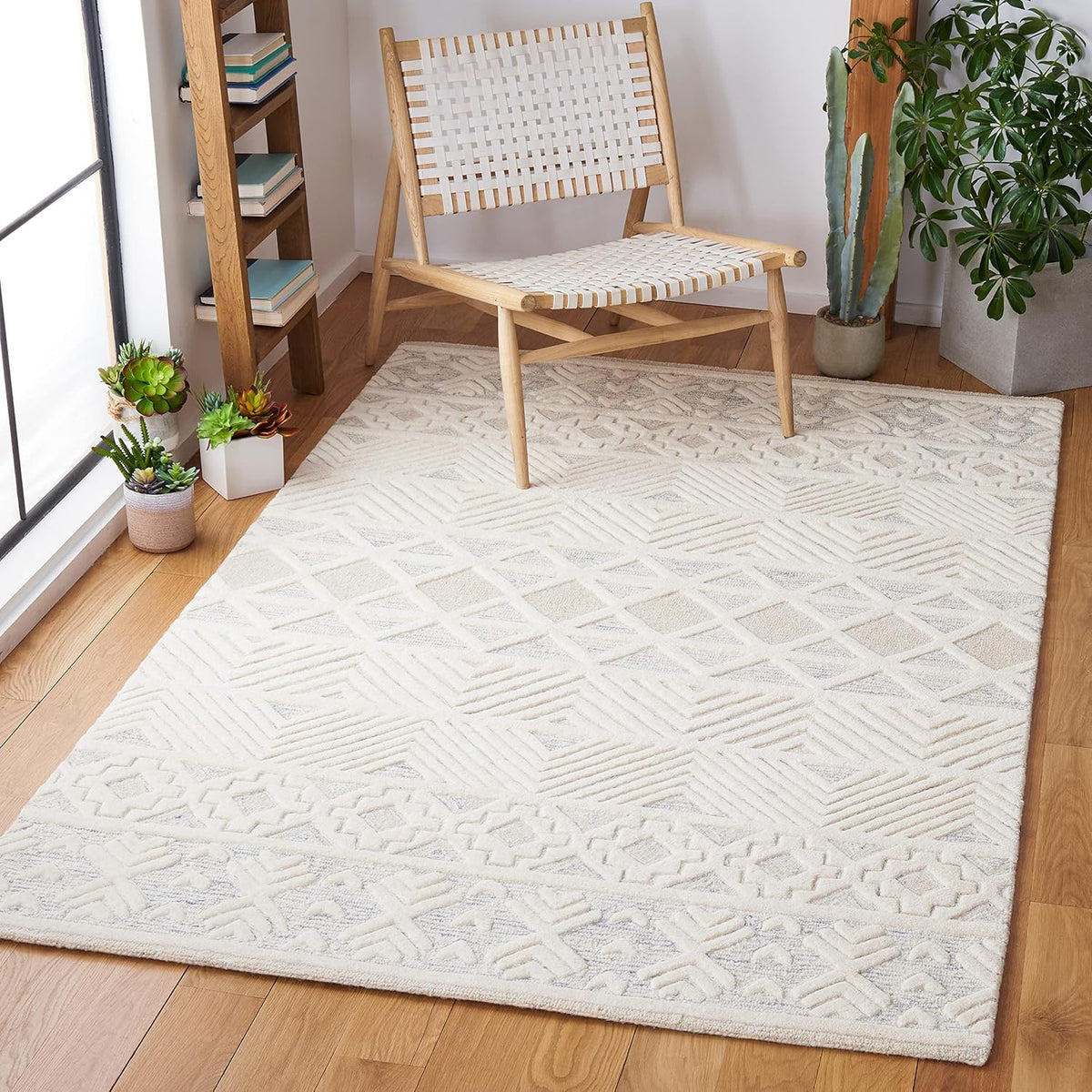 Artistry Collection Accent Rug, Ivory & Light Grey, Handmade Moroccan Boho Wool, Ideal for High Traffic