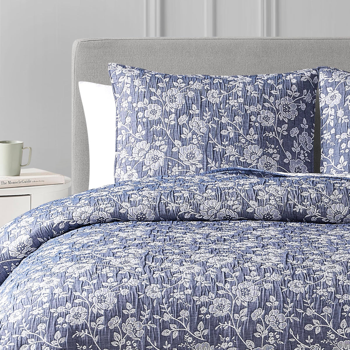 Resort Marguerite Floral Navy 3-Piece Soft Matelasse Jacquard Quilt Set