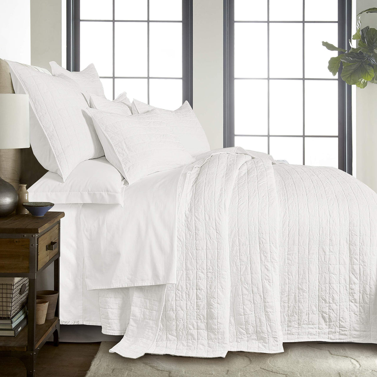 Bowie Bedspread Set -King Bedspread + Two King Pillow Shams - Microfiber Jacquard - Geo Floral - White - Bedspread
