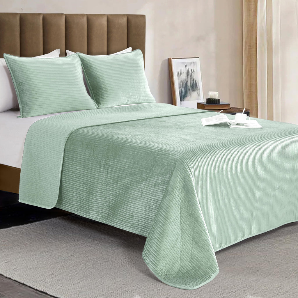 Luxury 3-Piece Velvet Corduroy Stripe Quilt Set, Ultra Soft Bedspread - Cozy Velvet Coverlet Set - 3PC Medium Weight