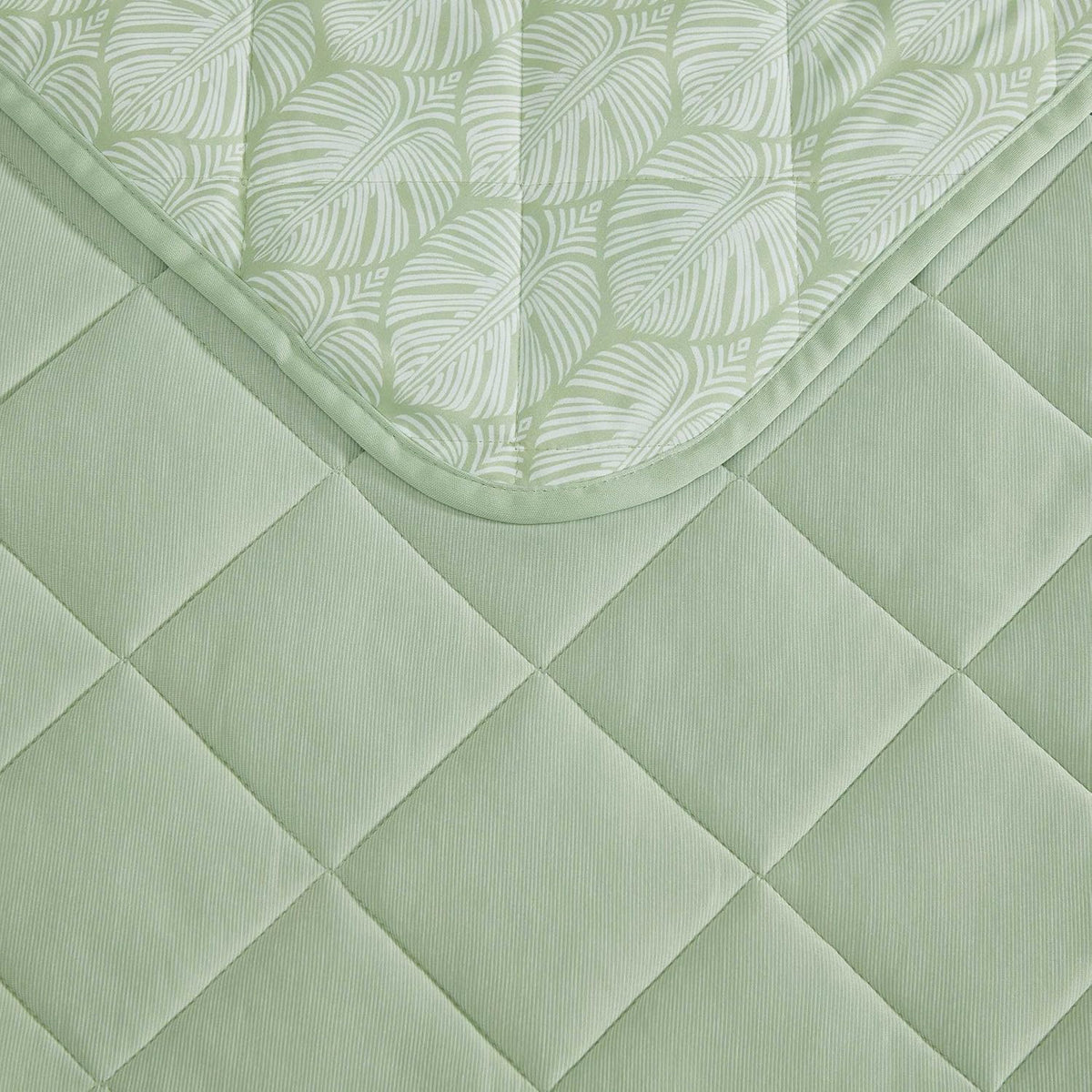 Queen Size Cooling Blanket, Soft Bamboo Blend Bedding with Quilted Design, Lightweight Bed Blanket for All Seasons