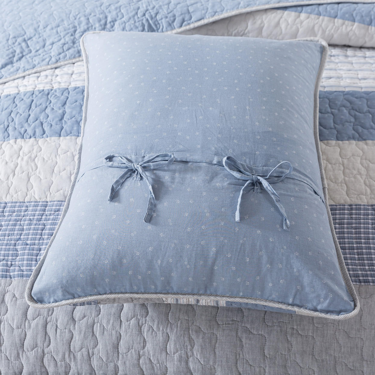 Blue Horizon Striped Cotton Quilt Set, with 1 Sham