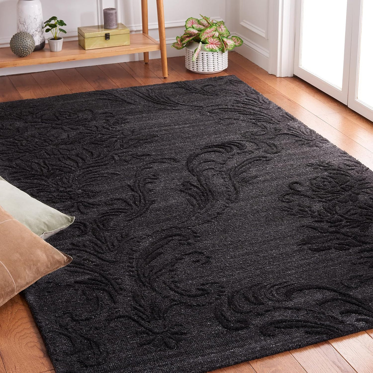 Area Rug - Jardin Collection - Large - Black, Handmade Wool, Ideal, Dining Space (JAR732H)