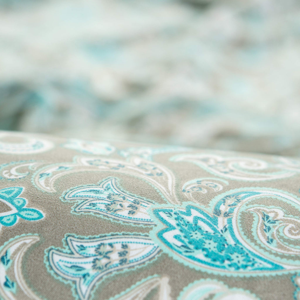 Premium Damask Sage Duvet Cover Set - Duvet Cover (90" x 90") & 2 Pillow Shams (20" x 26") - 3-Piece Set