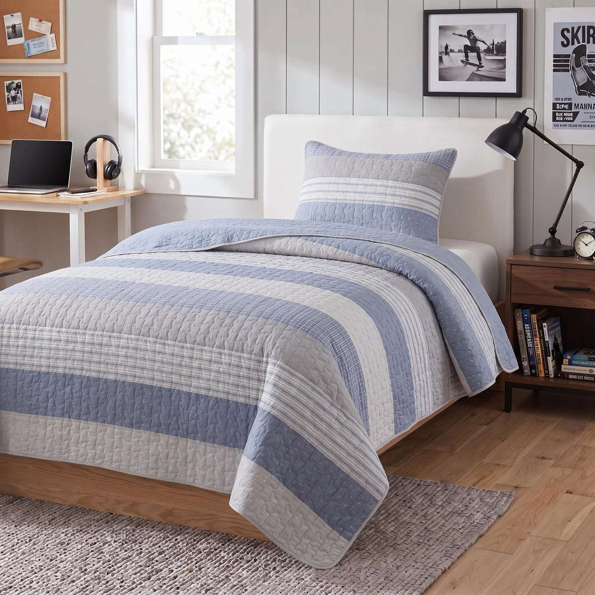 Blue Horizon Striped Cotton Quilt Set, with 1 Sham