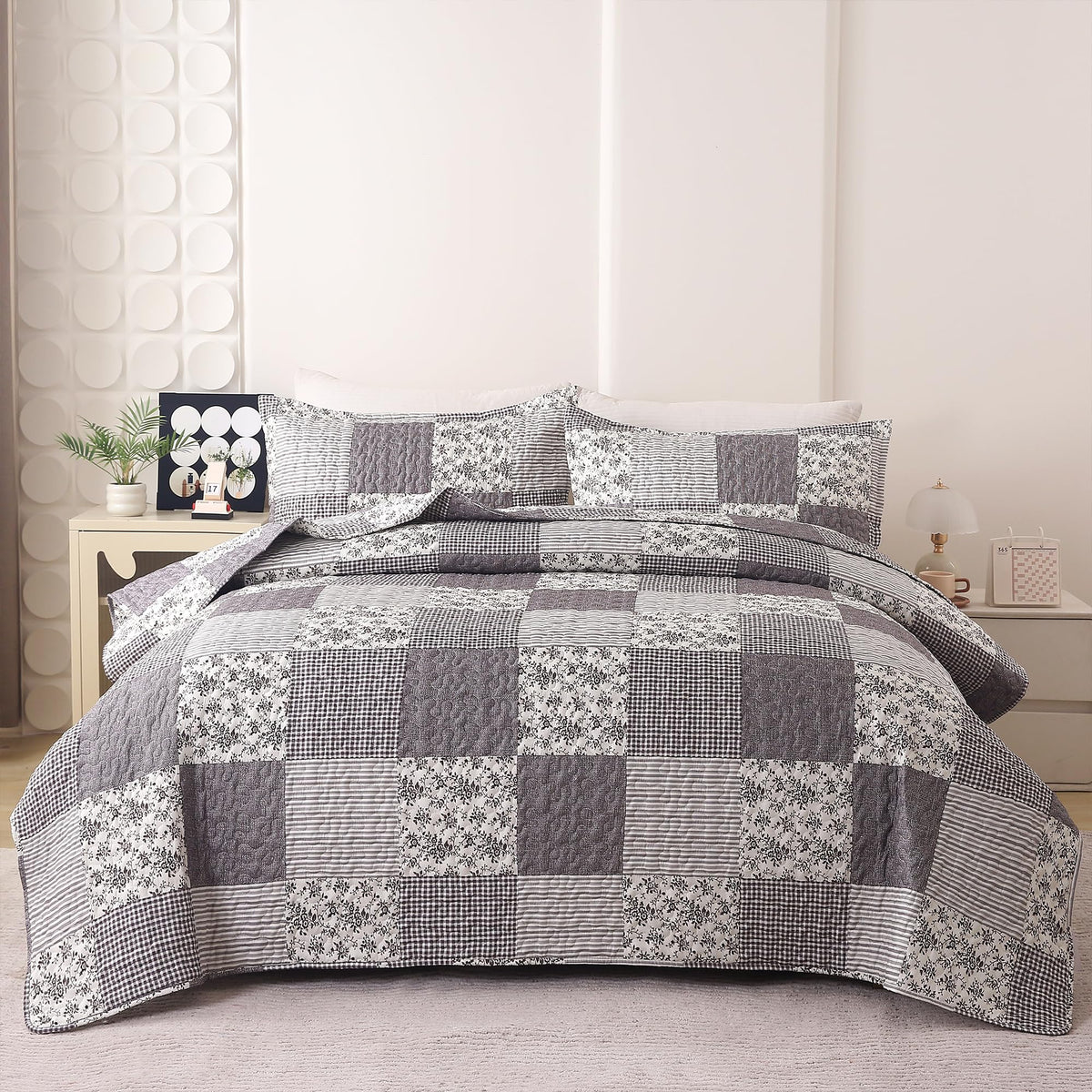3Pcs Quilt Set, Floral Prints and Stripes with Patchwork Pattern
