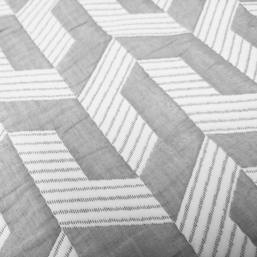 Resort Torino Geo Grey 3-Piece Soft Woven Matelasse Reversible Jacquard Cotton Blend Quilt Set