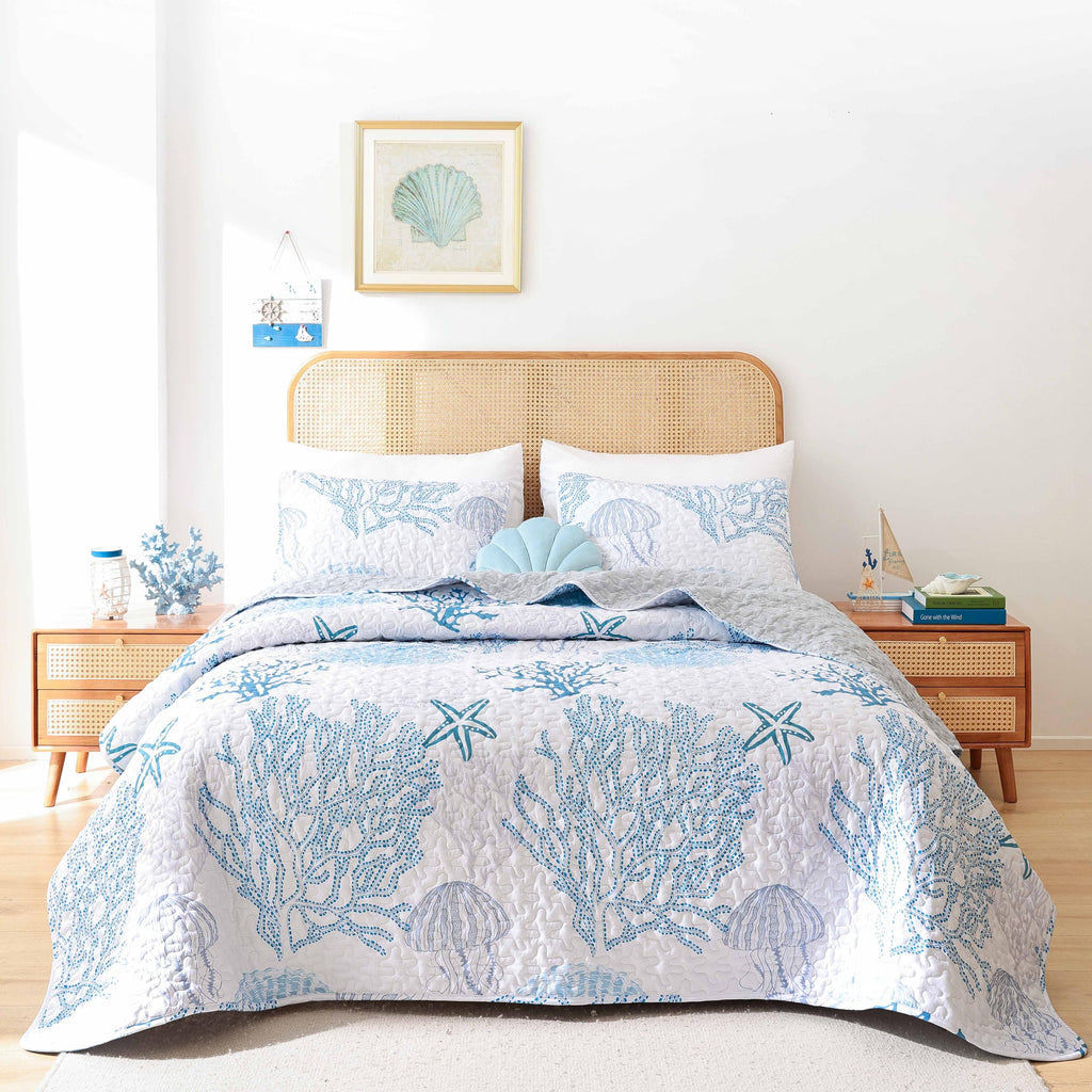 Coastal Quilt, Blue Coral Lightweight Summer Bedding