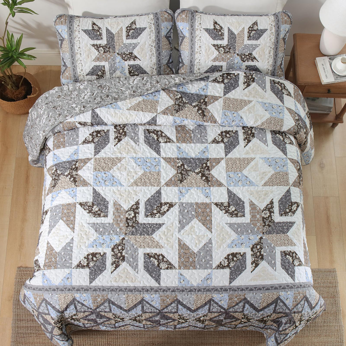 Patchwork Quilts, Reversible Grey Floral Quilt Bedding Set