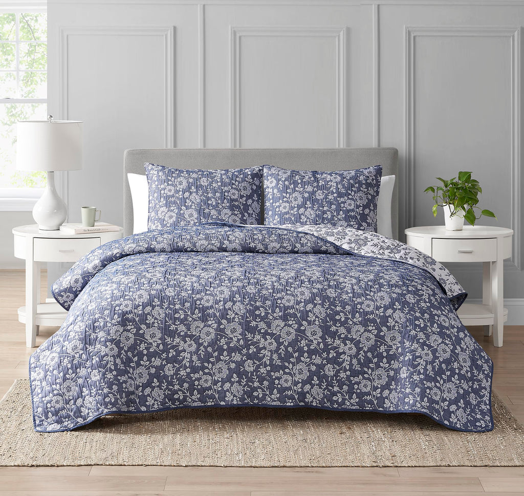 Resort Marguerite Floral Navy 3-Piece Soft Matelasse Jacquard Quilt Set