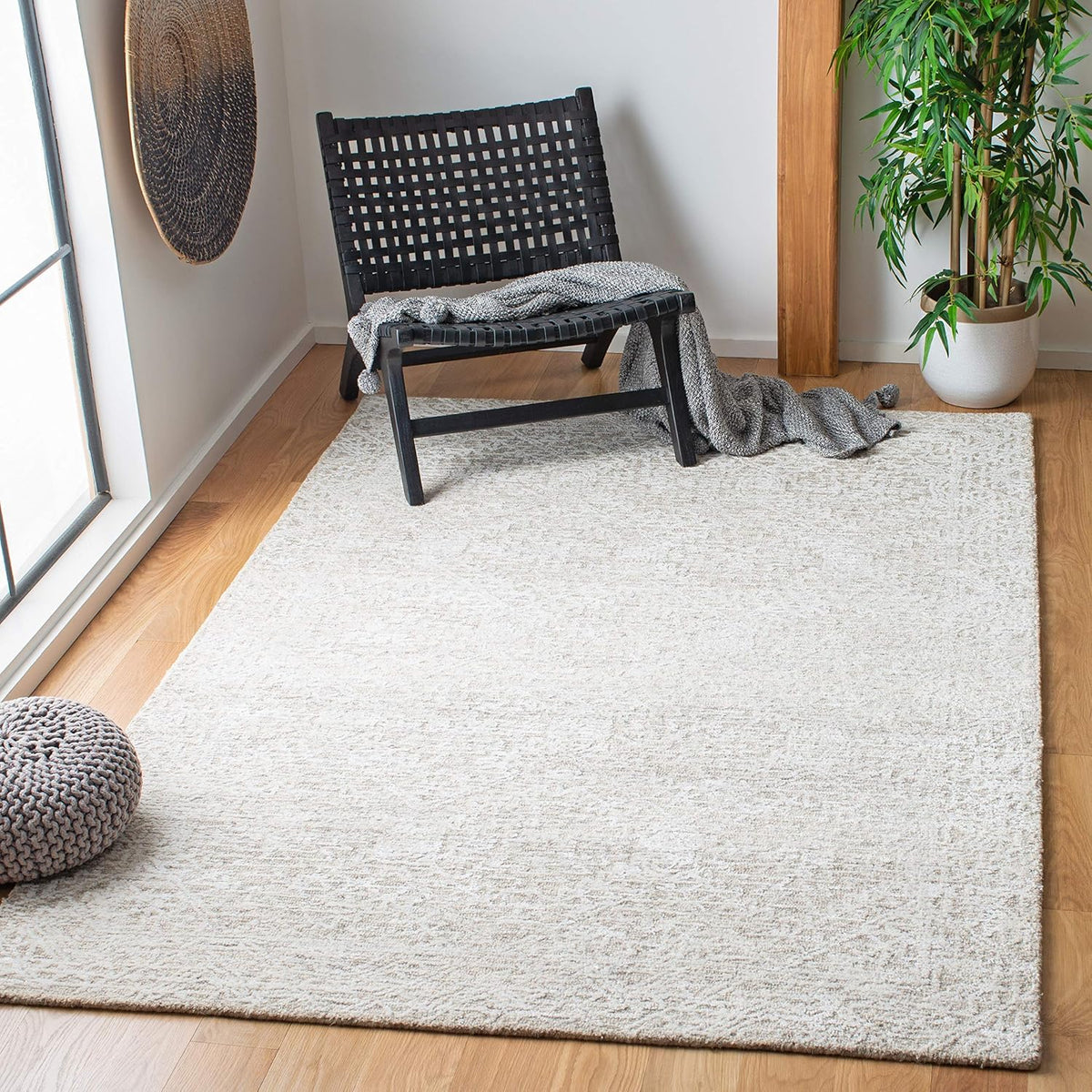 Glamour Collection Area Rug, Beige, Handmade Wool & Viscose, Ideal for High Traffic Areas in Living Room