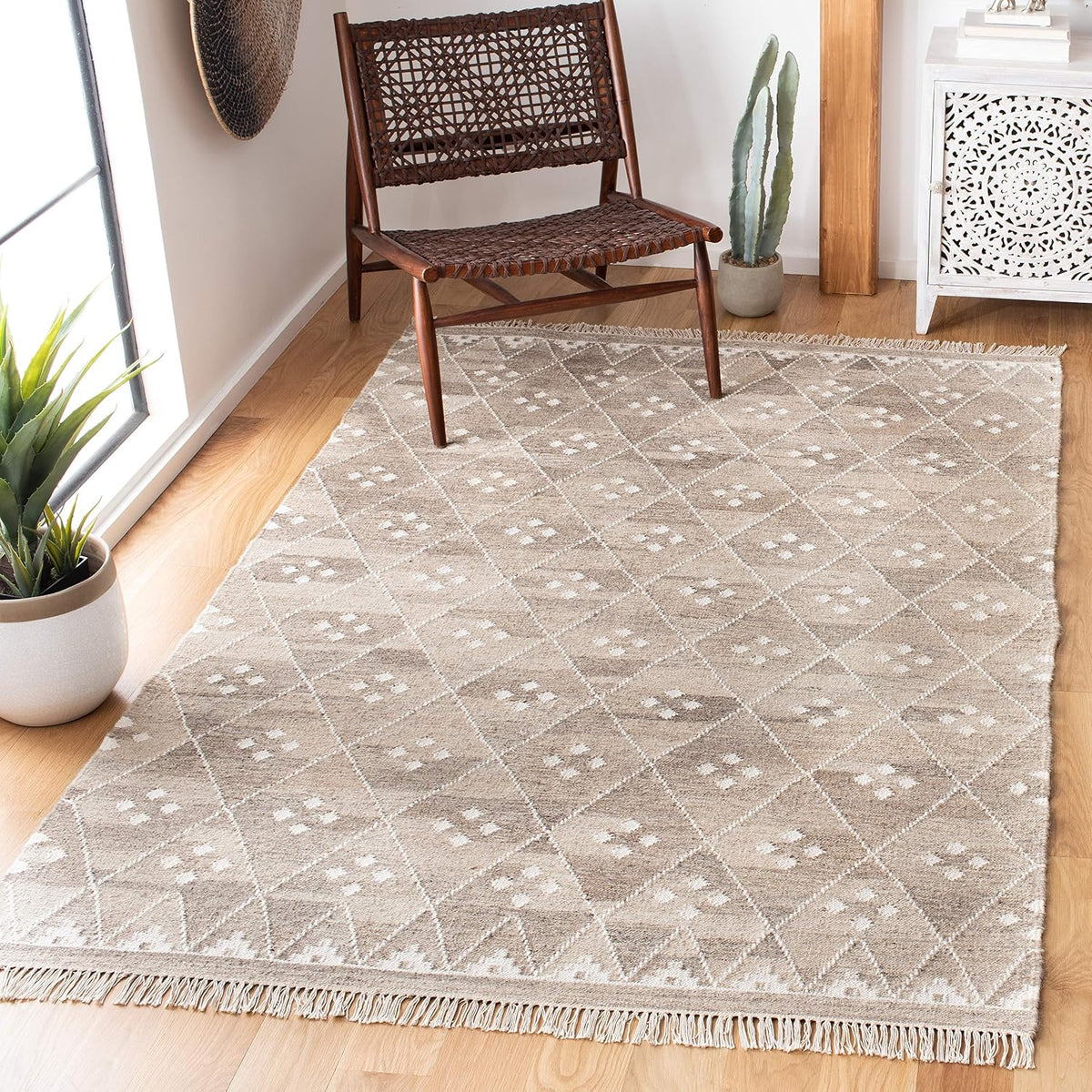 Natural Kilim Collection Accent Rug - 4' x 6', Natural & Ivory, Handmade Moroccan Boho Tribal Wool & Viscose, Ideal