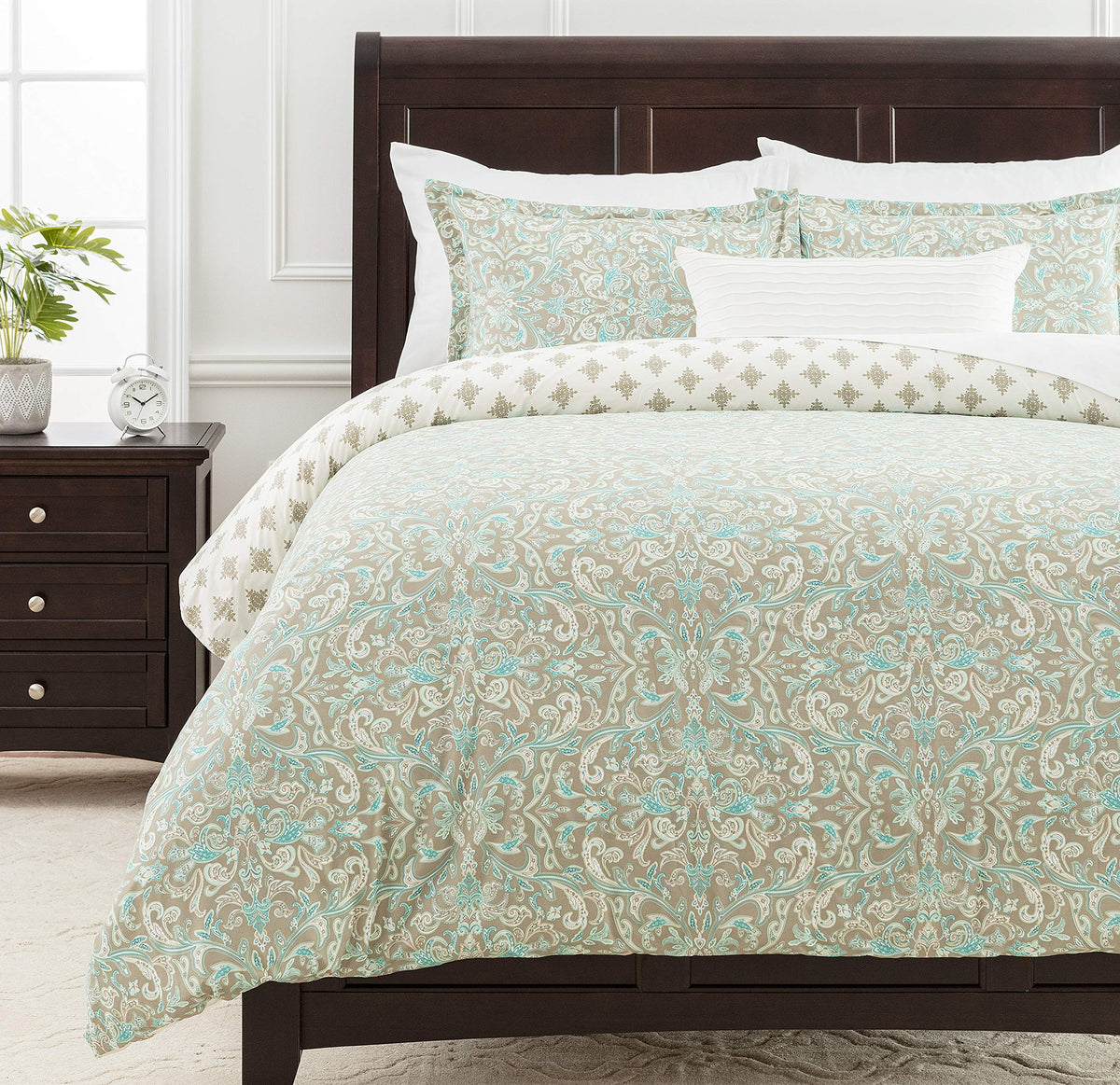 Premium Damask Sage Duvet Cover Set - Duvet Cover (90" x 90") & 2 Pillow Shams (20" x 26") - 3-Piece Set
