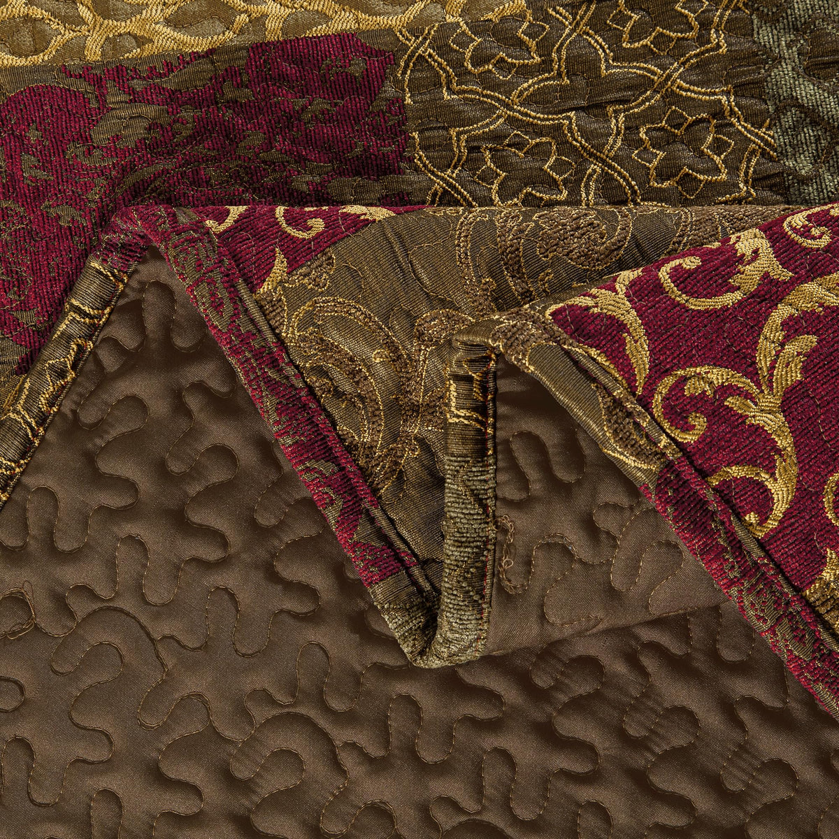 3 Piece Traditional Patchwork Quilt Set, Red Gold