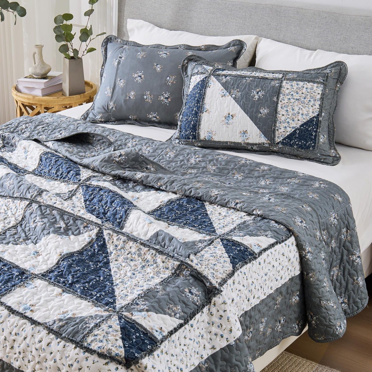 Quilt Bedding Set Grey Floral Patchwork Quilted Bedspread Set