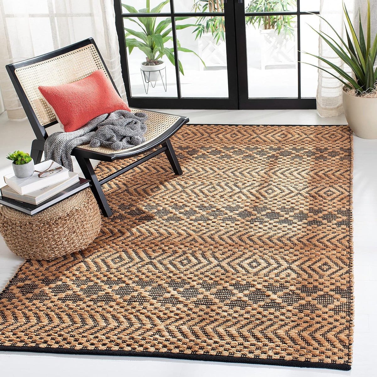 Kilim Collection Accent Rug, Natural & Black, Handmade Boho Jute, Ideal for High Traffic Areas (KLM455A)