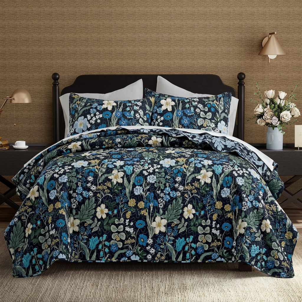 Blooming Floral Quilt Set, Reversible Botanical Flower Bedspread Coverlet, Lightweight Soft Quilted