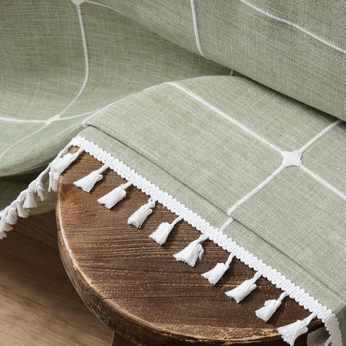 Boho Round Grid Tablecloth with Tassels, Green 60in