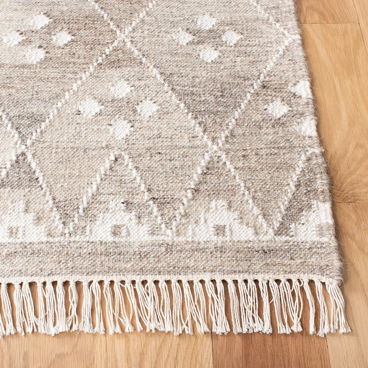 Natural Kilim Collection Accent Rug - 4' x 6', Natural & Ivory, Handmade Moroccan Boho Tribal Wool & Viscose, Ideal