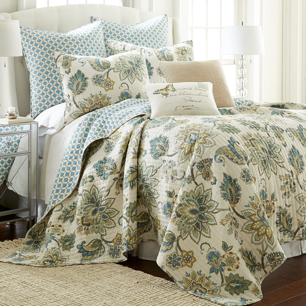 Grey Palladium Quilt Set - Quilt 106x92in. + Two Pillow Shams 36x20in. - Paisley - Green, Yellow
