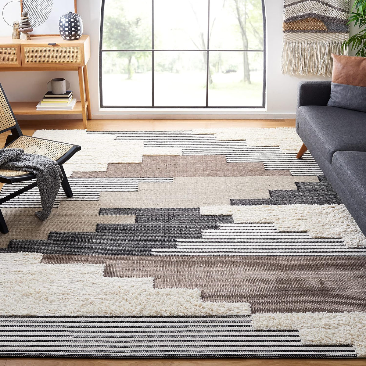 Kenya Collection Area Rug, Black & Ivory, Handmade Southwestern Wool, Ideal for High Traffic Areas in