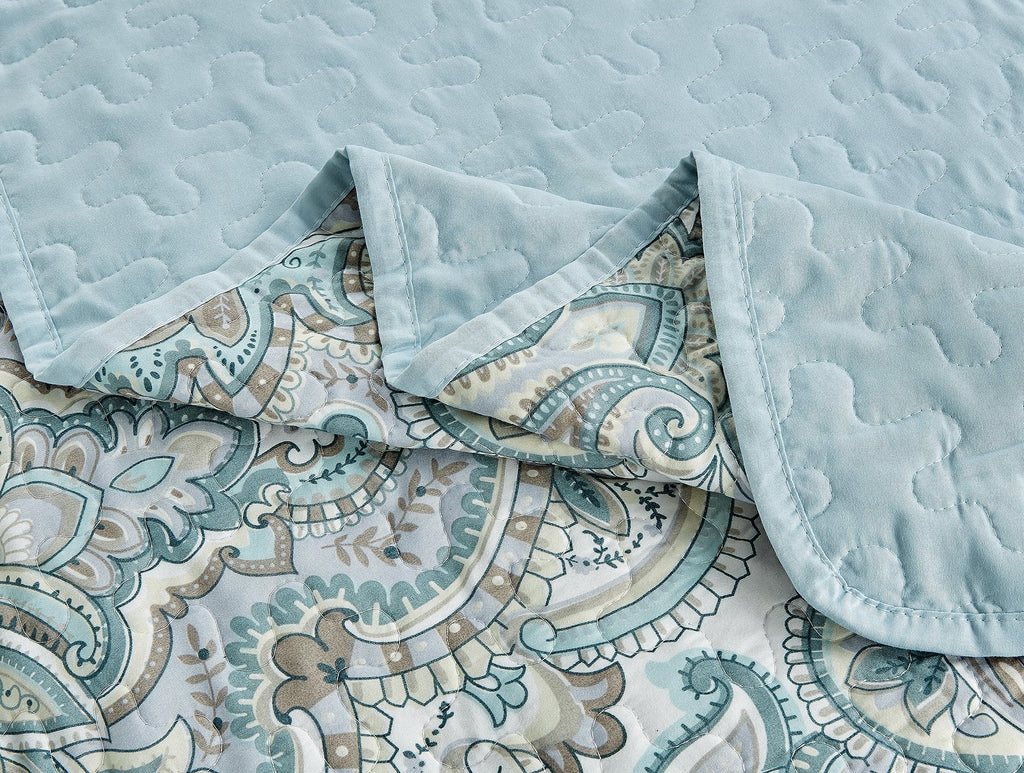 3-Piece Oversized King Quilt Set - Lightweight All-Season Paisley Reversible Coverlet Bedspread - 115" x 95" Ultra