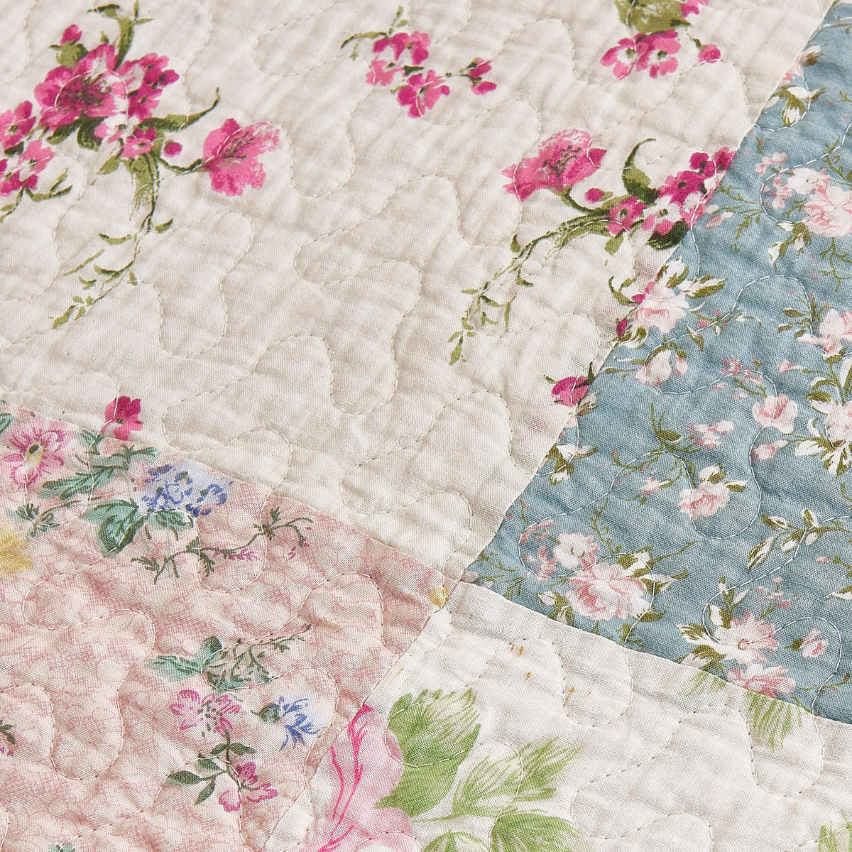 Abbi 5-Piece Daybed Bedding Set Shabby Chic Floral Daybed Cover Pre-Washed Cotton Patchwork Daybed Set